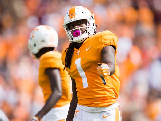Tennessee wide receiver Marquez Callaway (1) looks