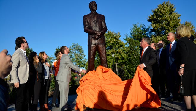A nine-foot statue of Ed Snider, the team's chairman and founder, was revealed Thursday at Wells Fargo Center.