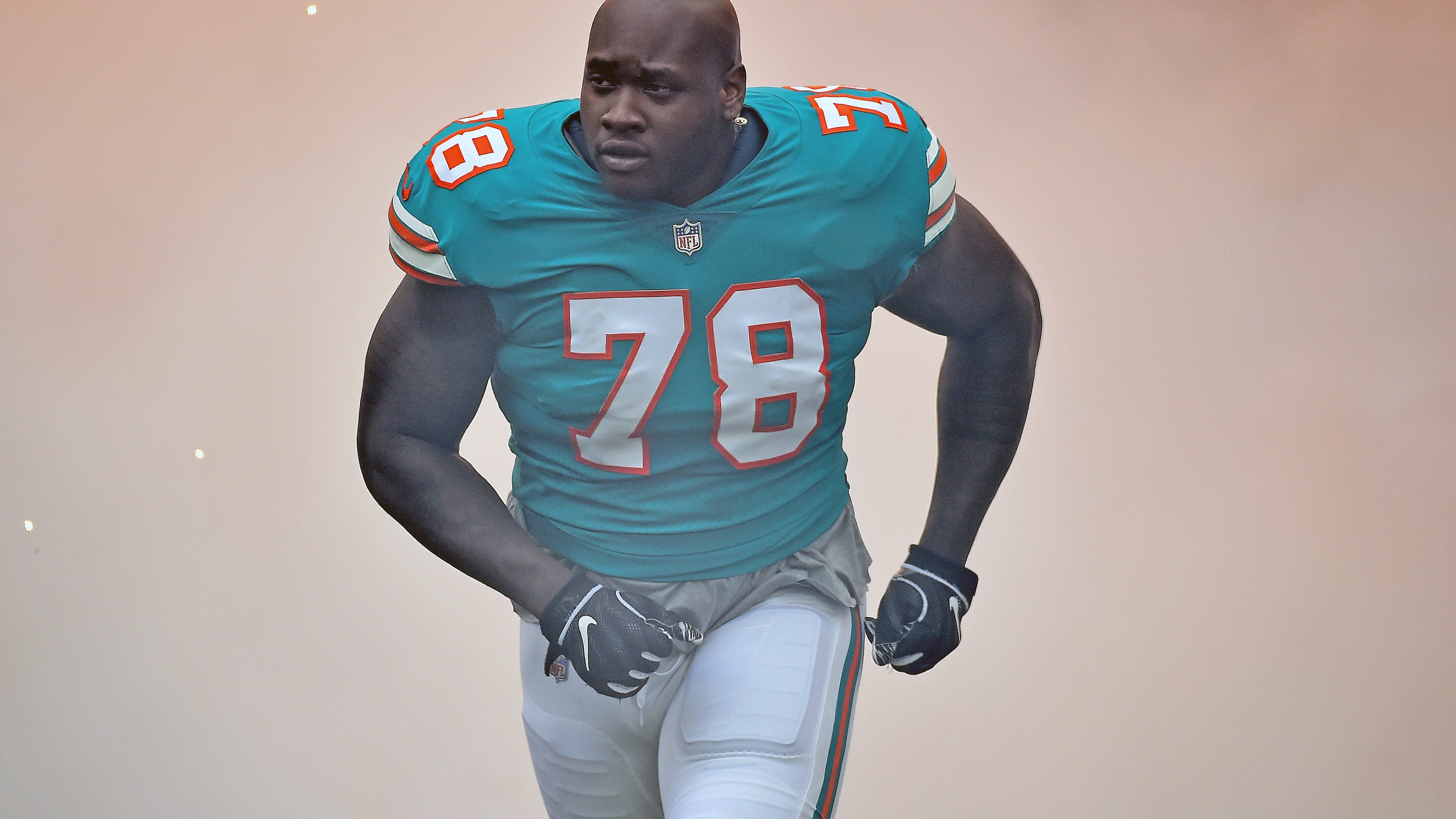Laremy Tunsil, Kenny Stills traded to Houston Texans in blockbuster