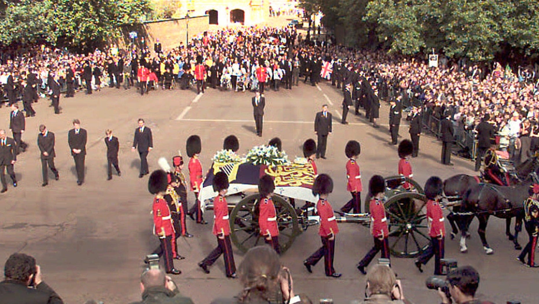 Remembering Diana What Happened When Millions Trembled With Grief