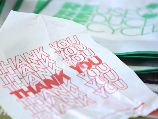 636353906068981490-071117-PlasticBagFee-