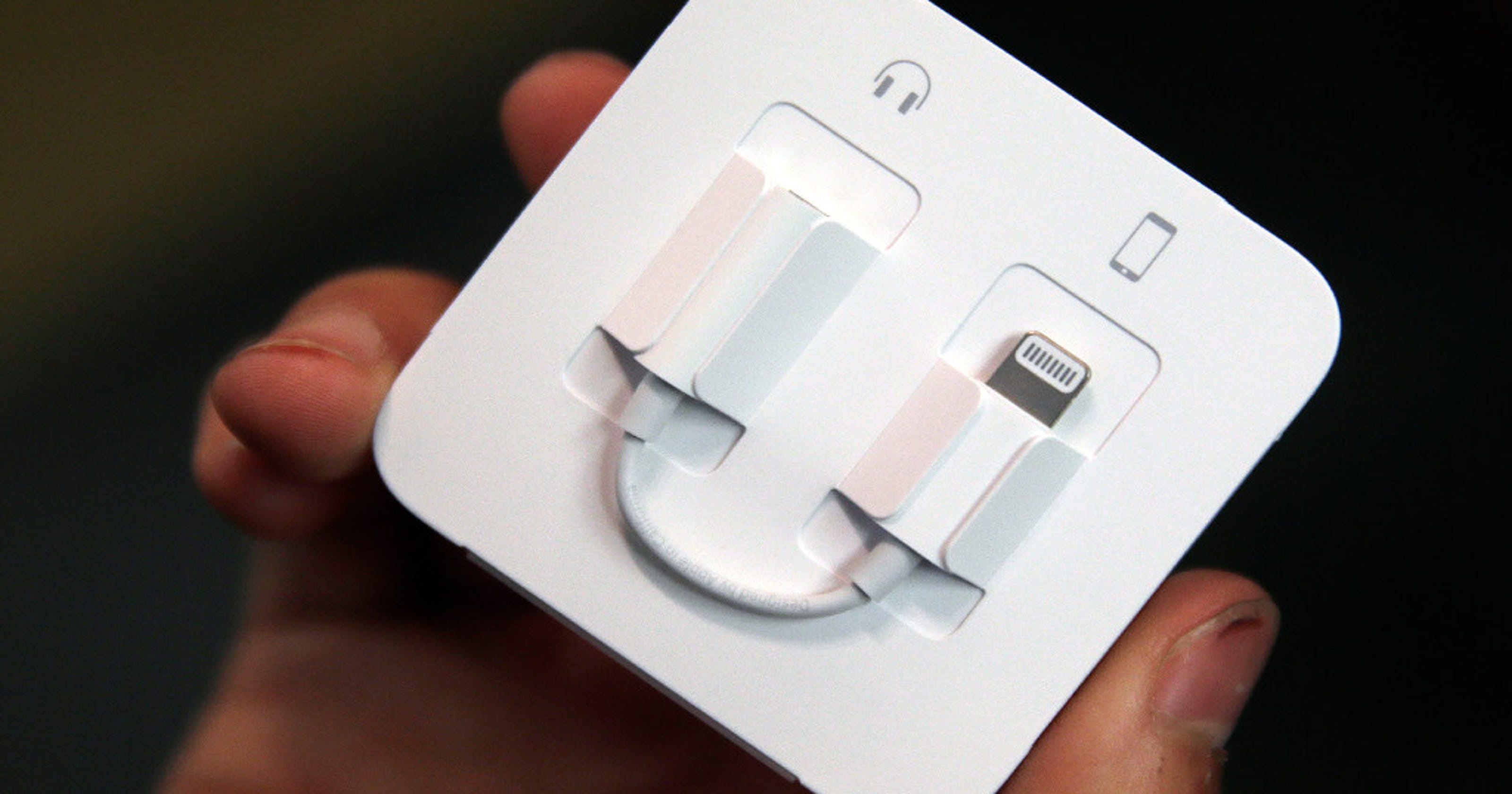 Fake Apple products: How they can reach US consumer market