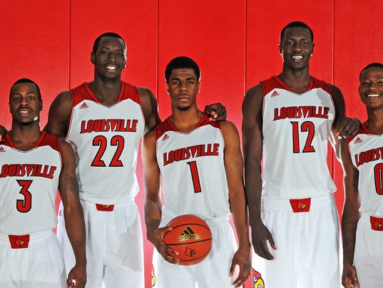 Louisville men&#39;s basketball team opens season with more well-rounded starting lineup