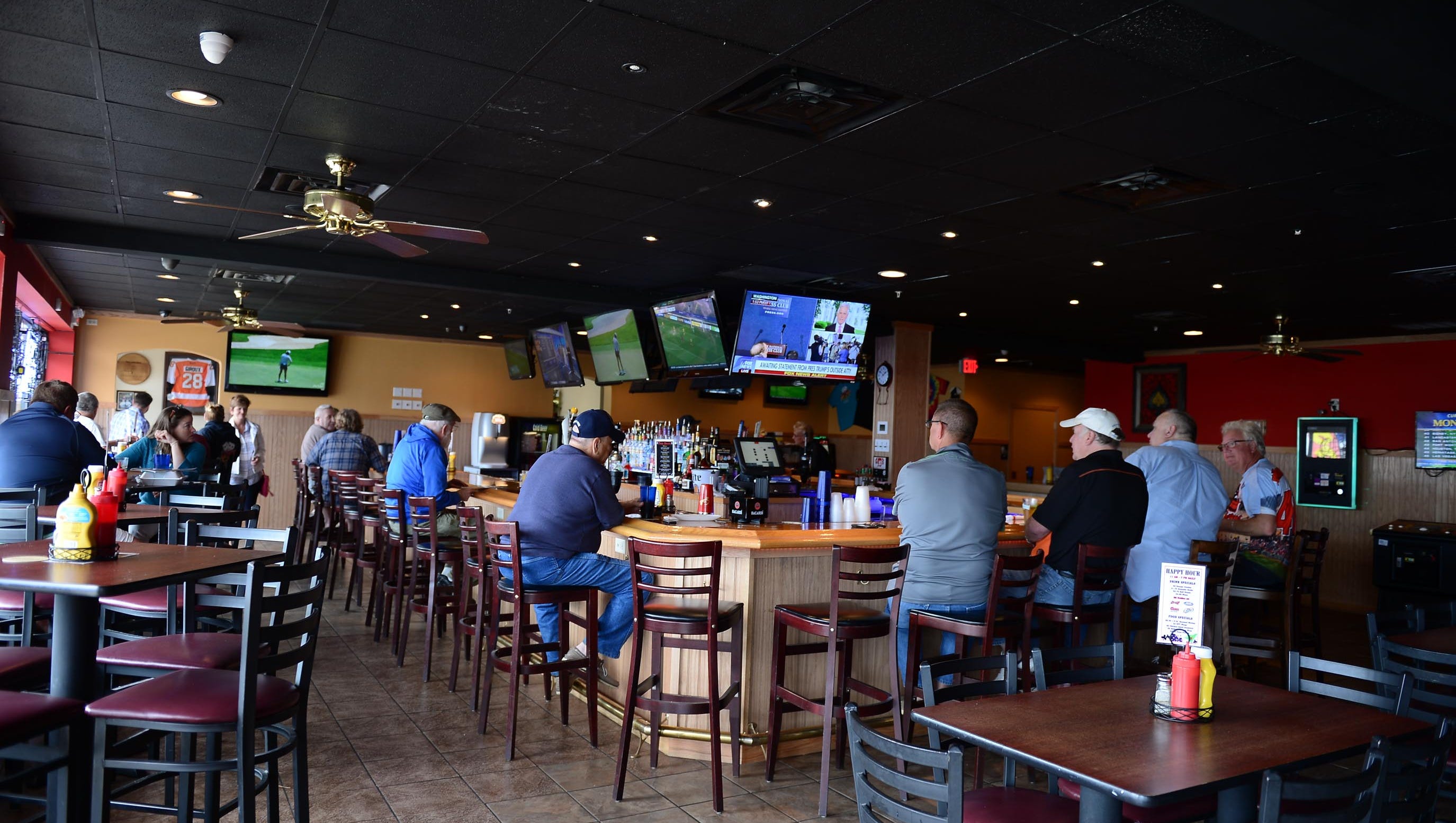 At High Stakes in Fenwick Island, one bar is better than two