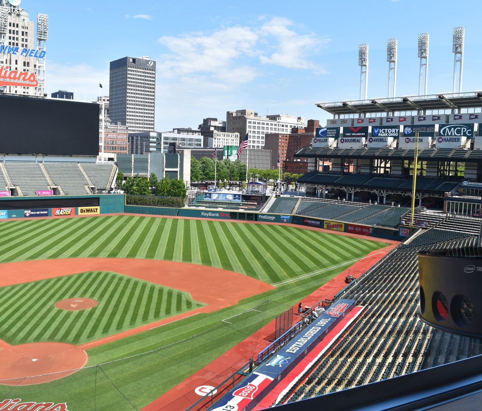 Fully streamed live weekly baseball games are coming to VR