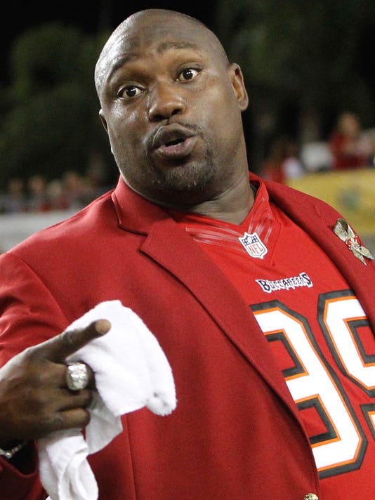 Warren Sapp arrested on suspicion of soliciting prostitute, assault