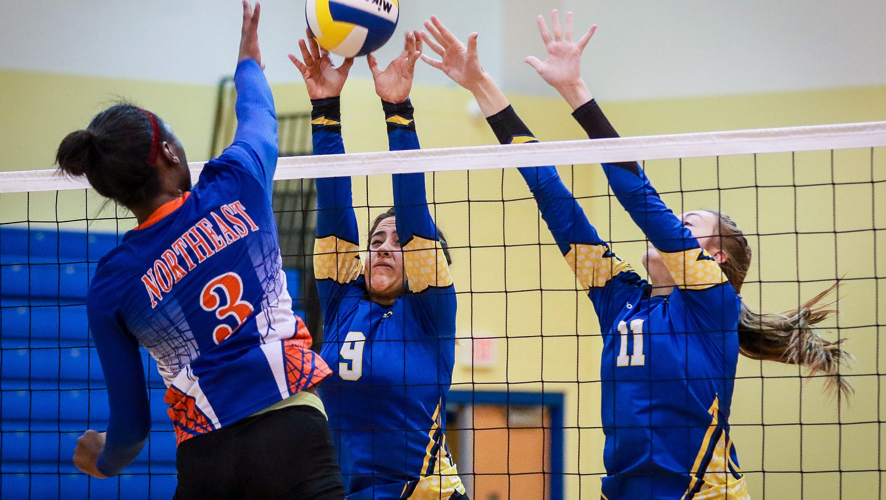 Eastside volleyball team tops RNE in firstround match