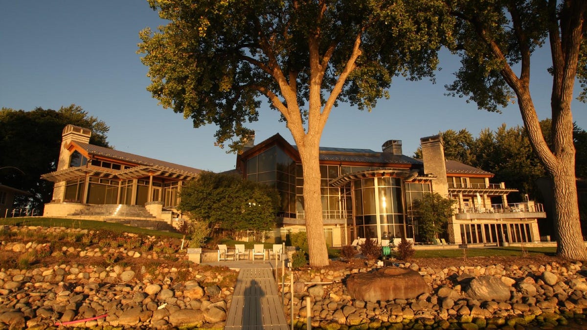 Rumors Of 12 9m Okoboji Mansion Peace Harbor Sale Keep Broker Eric Hoien Busy