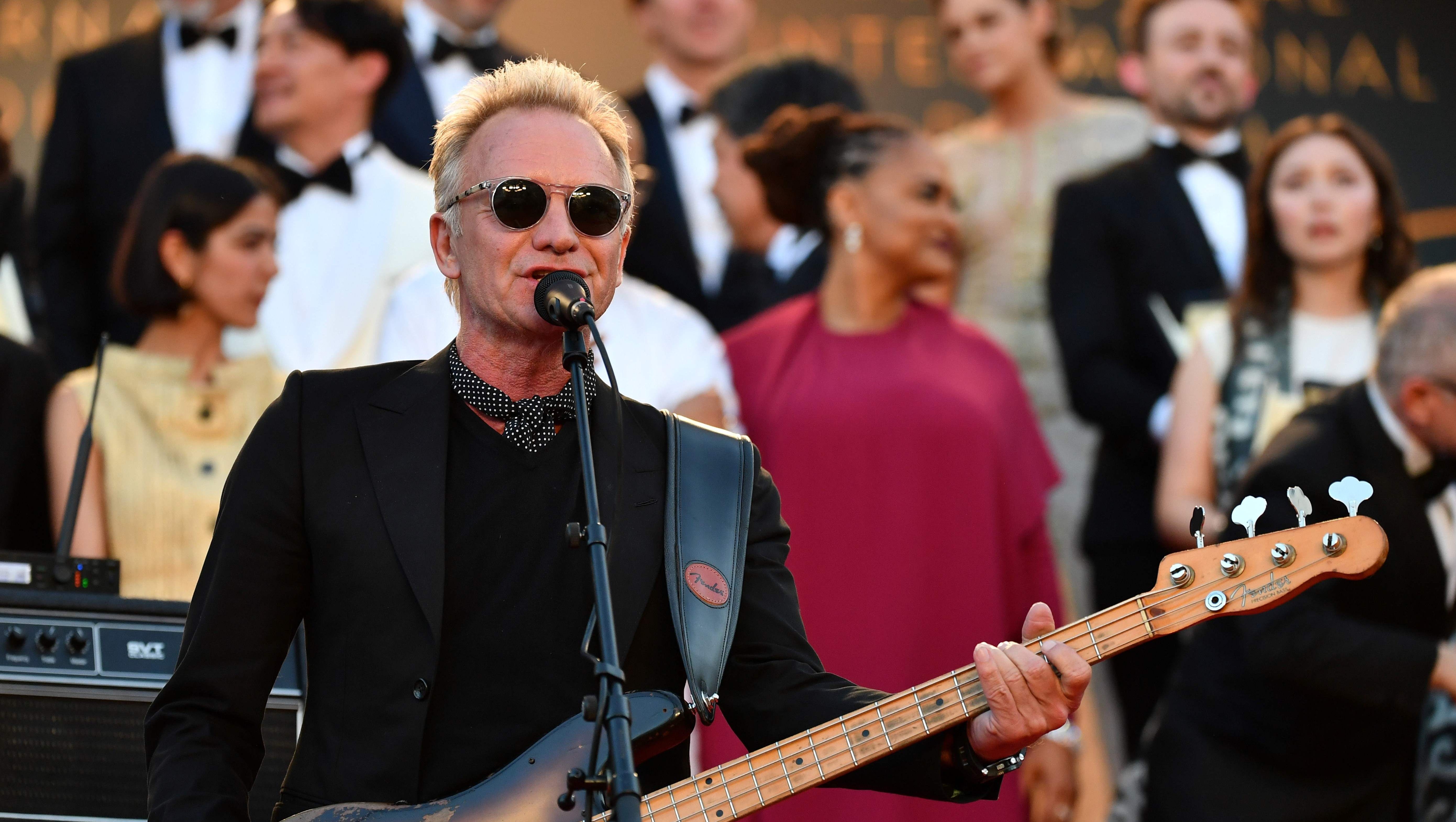 27+ Survivor Band Today Background