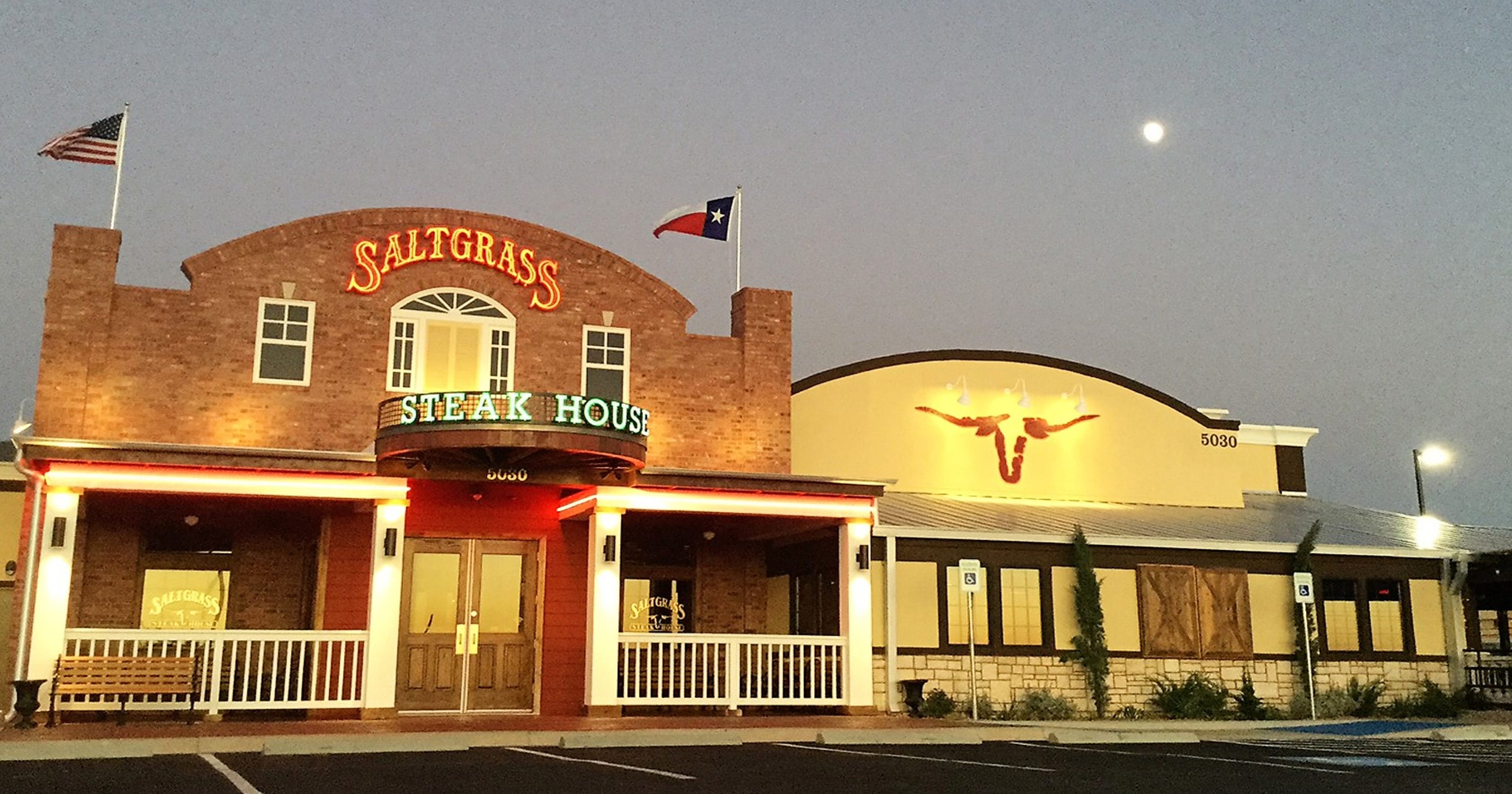 Landry's Inc., opens El Paso's first Saltgrass Steak House