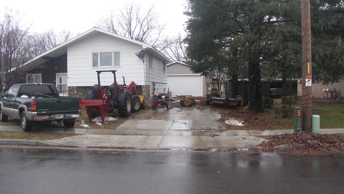 Photos Weston documents violations of Schofield zoning official