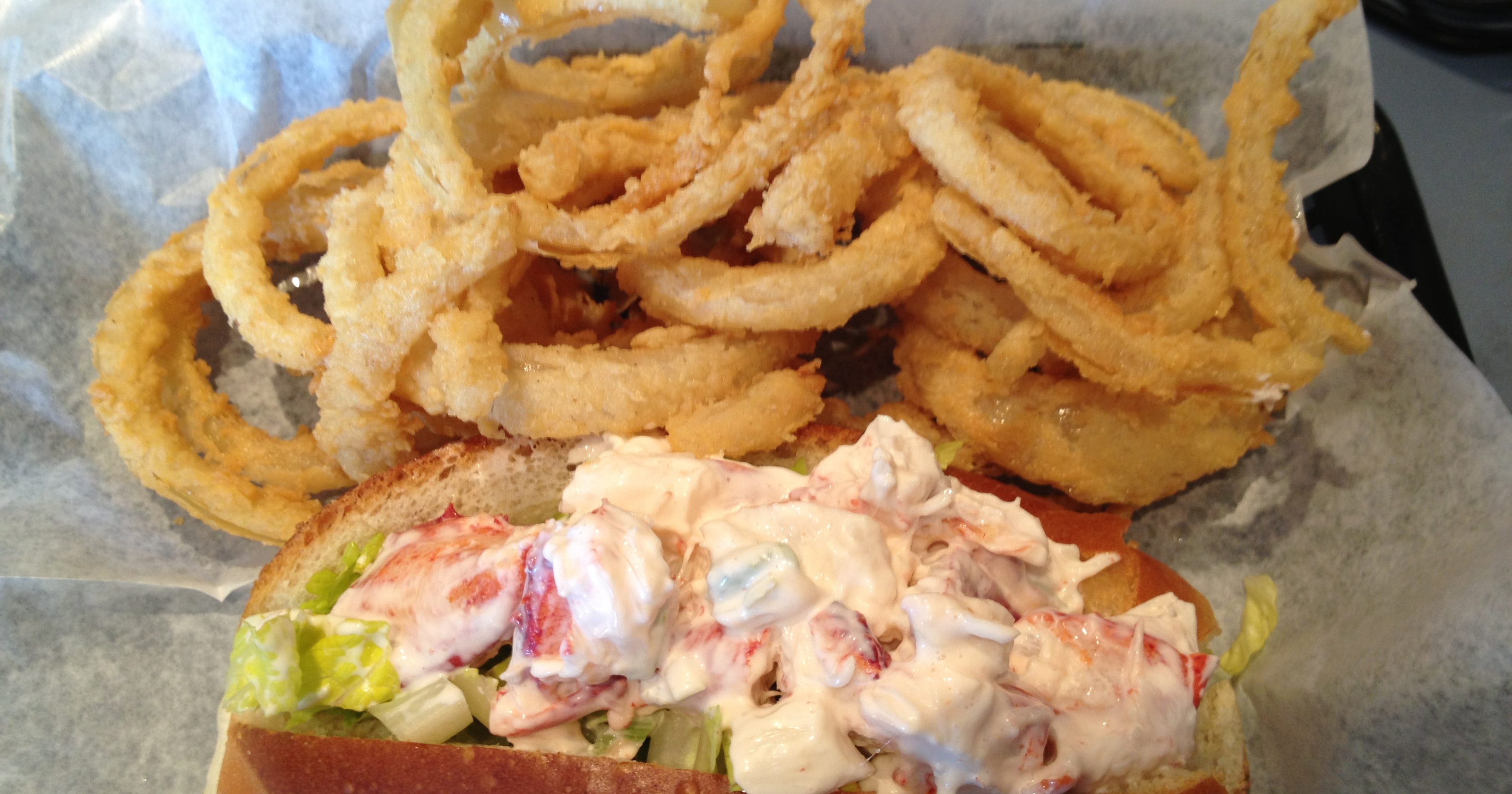 Steamers serves up New England style seafood in Naples
