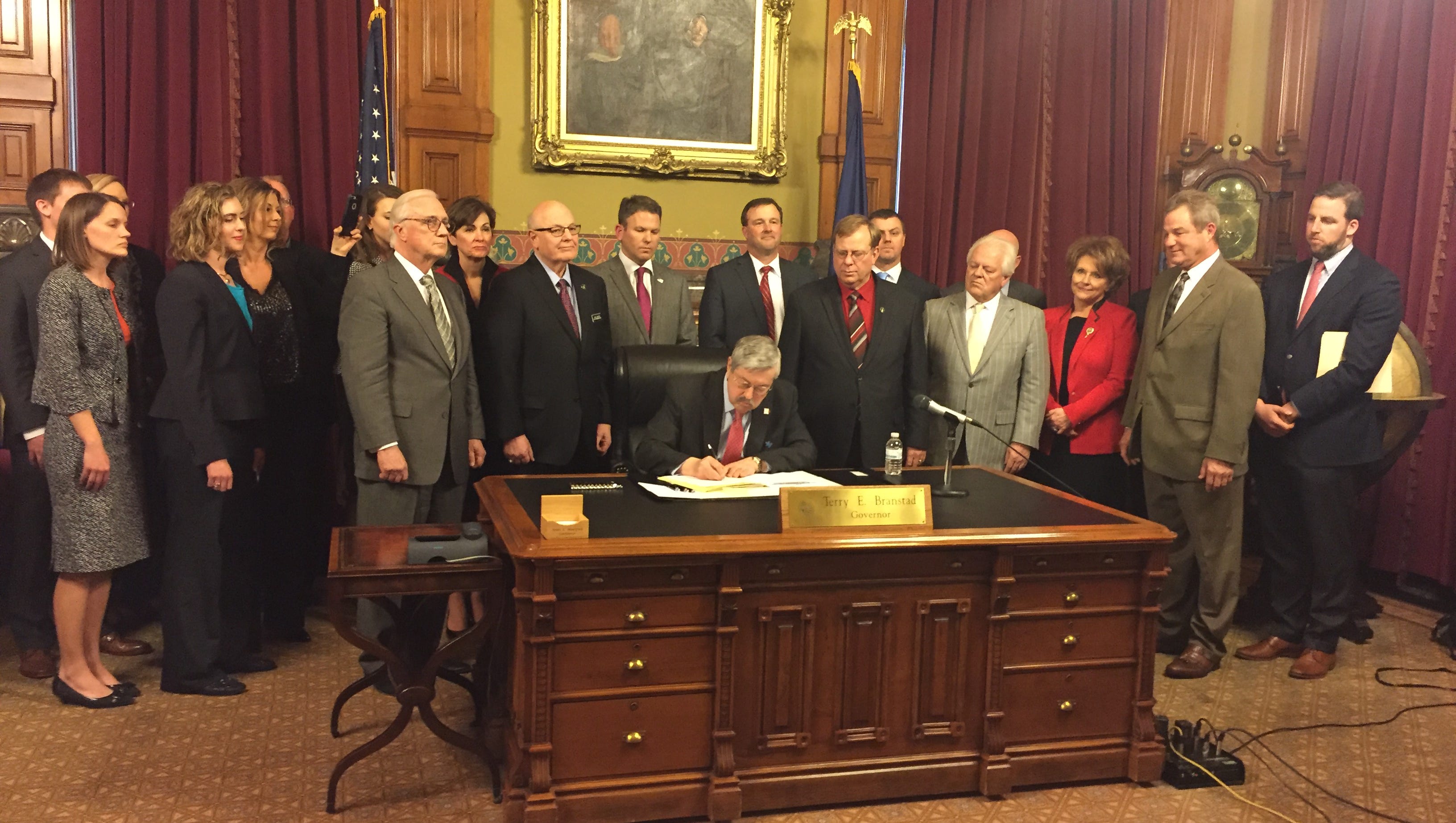 Iowa workers' comp debate revived; state spokesman makes 'clarification'