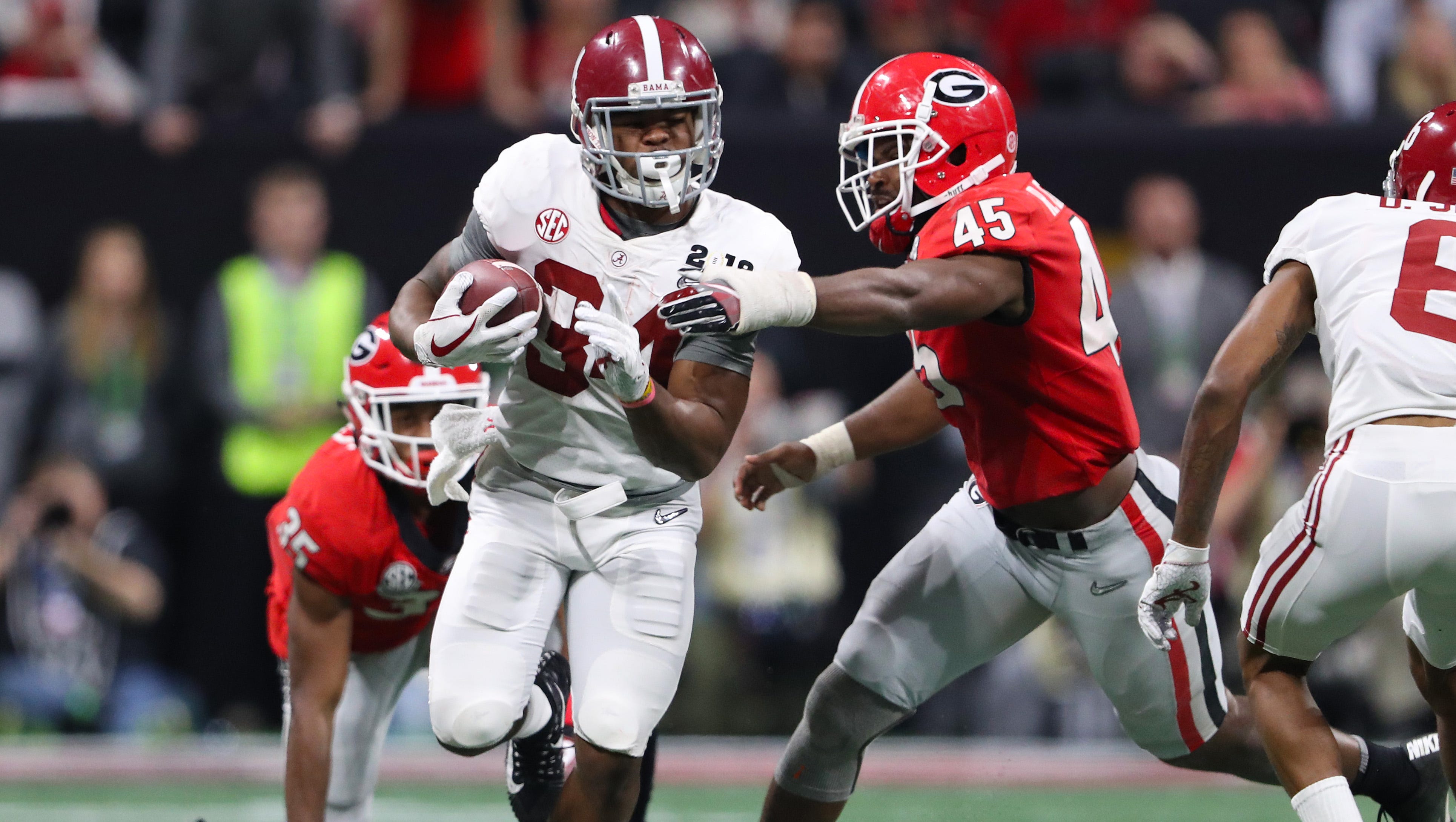 College Football Bowl Schedule For 2018 19 Features 40 Postseason