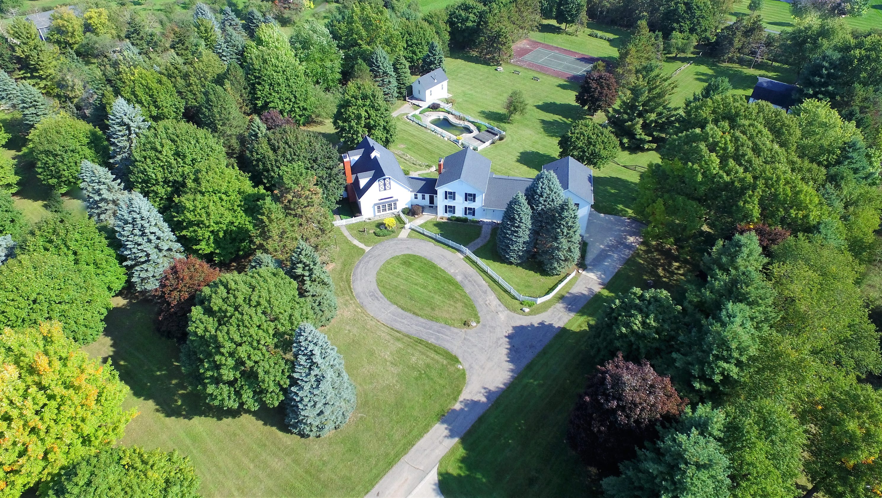 Kid Rock's posh childhood home listed in Macomb County for $1.3M3200 x 1680