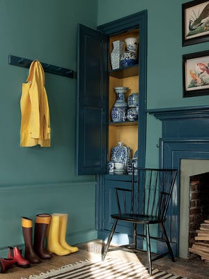 Color palette 
from the Benjamin Moore Williamsburg Collection.