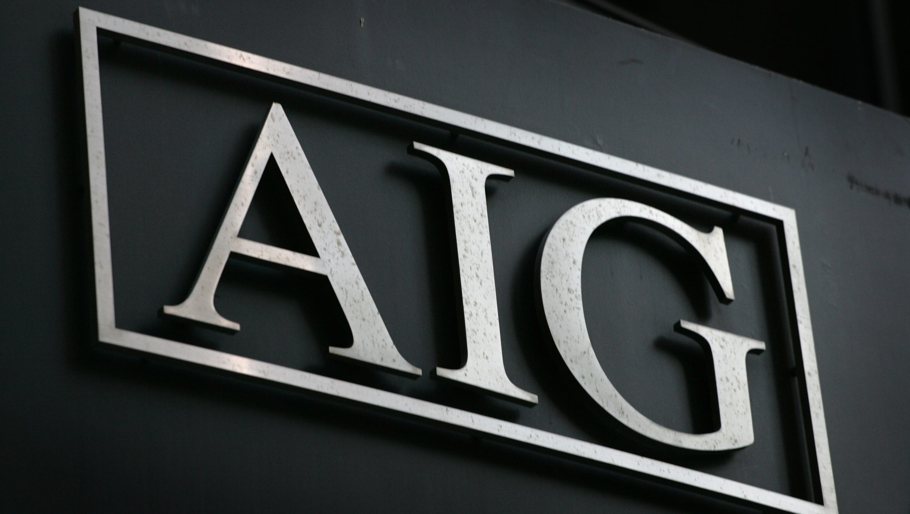 AIG to restructure, sell broker-deal network