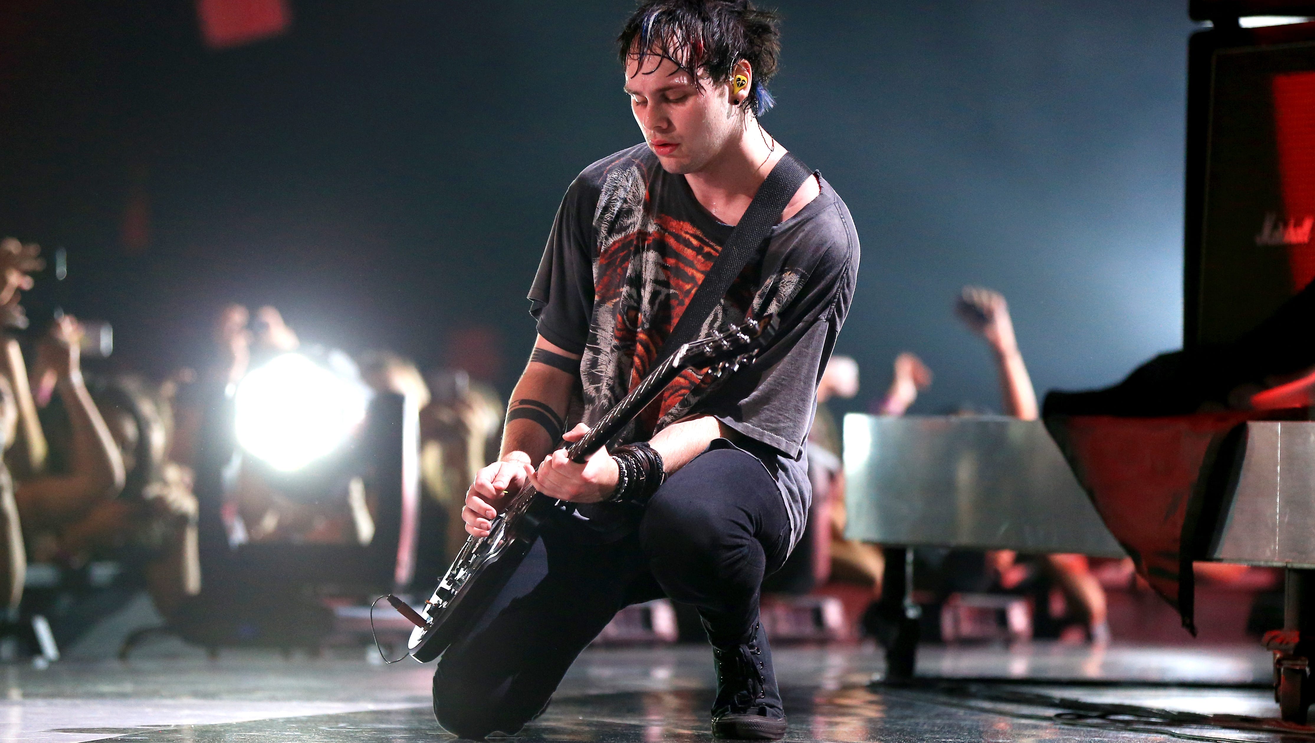 5 Seconds Of Summer S Michael Clifford Talks Mental Health