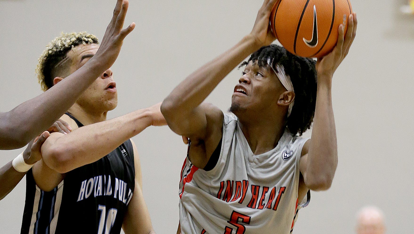 Kentucky Basketball Keion Brooks keeps UK on finalists list