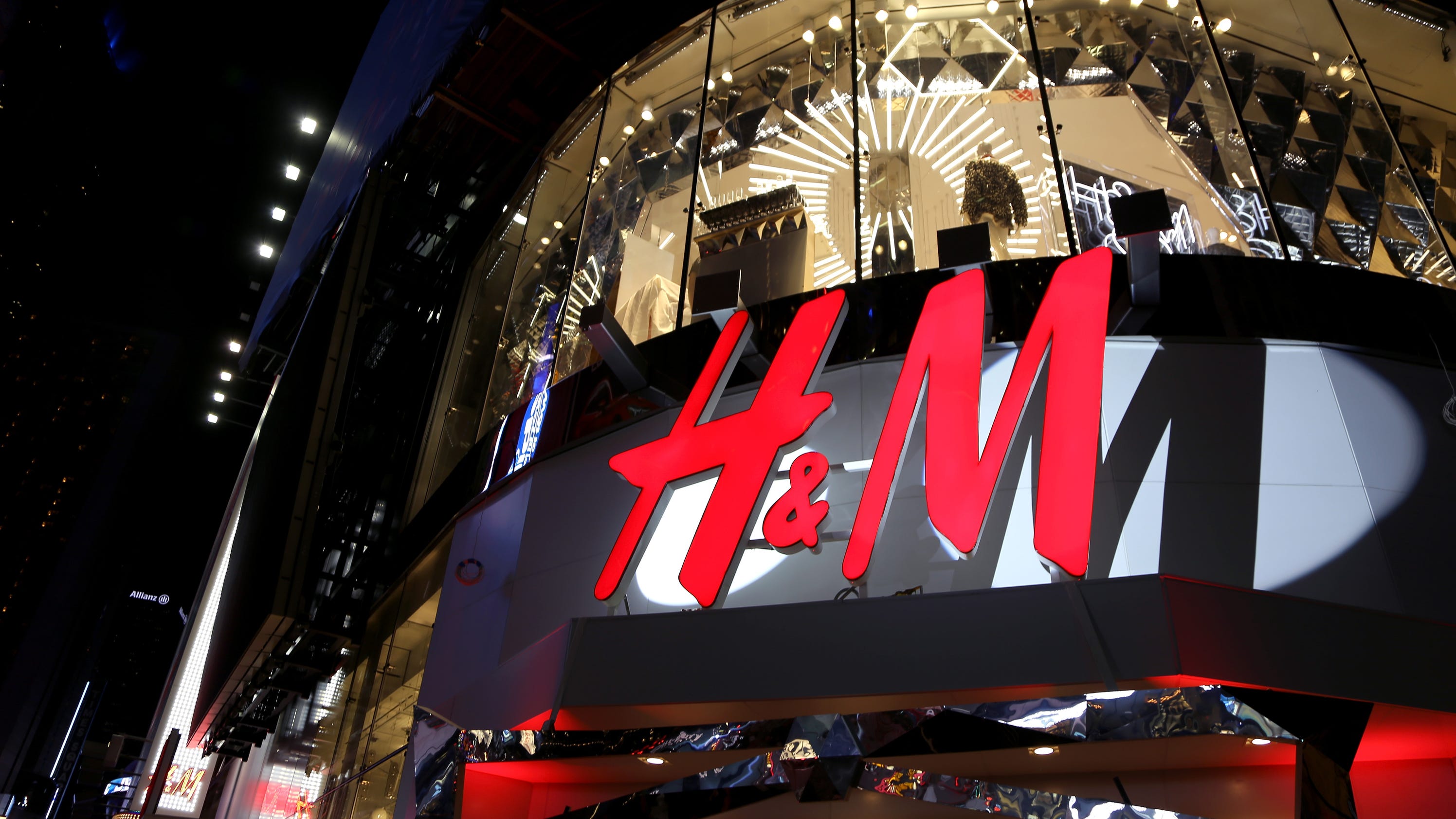 Today's the day H&M opens at Melbourne Square