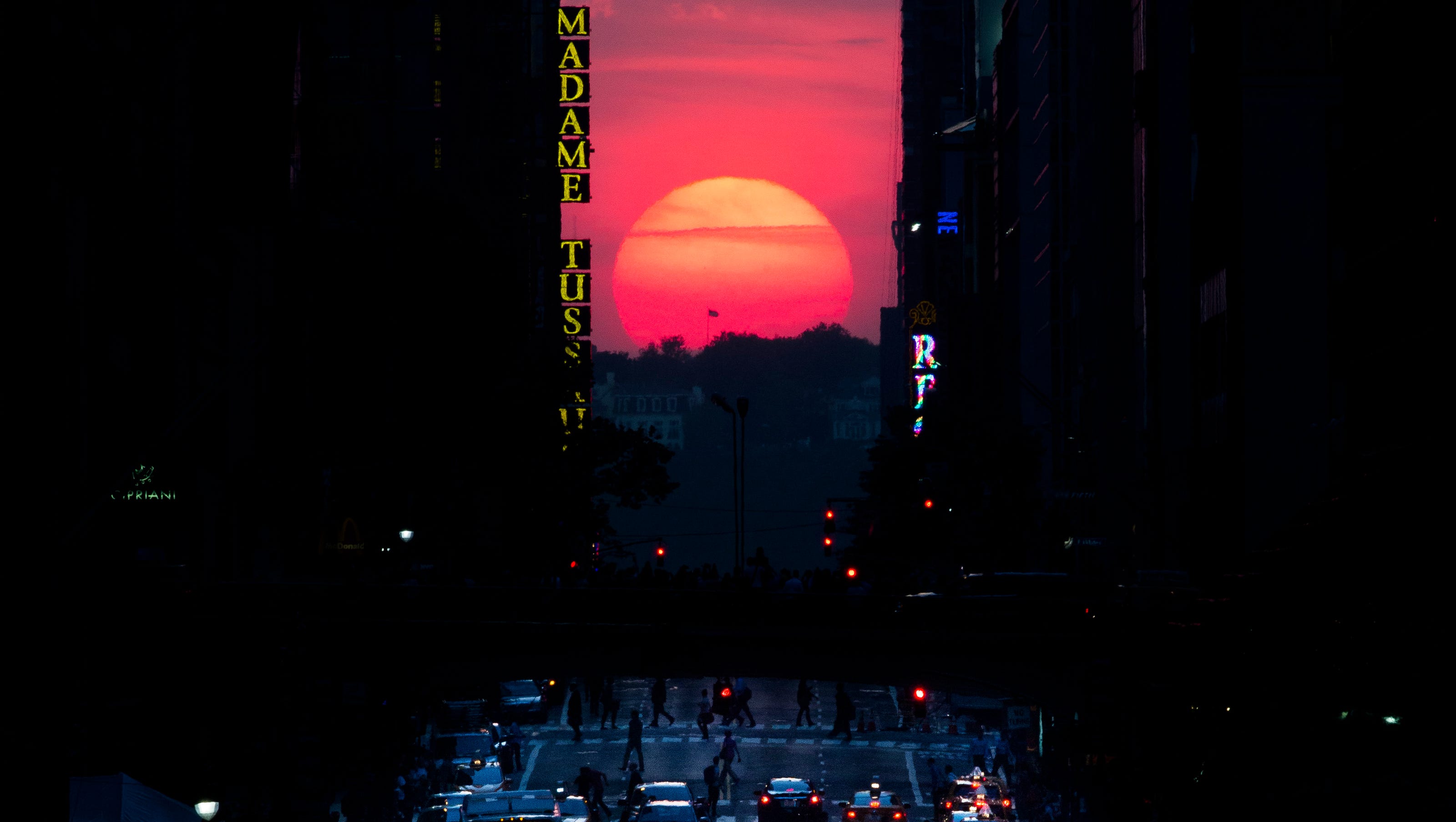 manhattanhenge 2020 sunrise in new