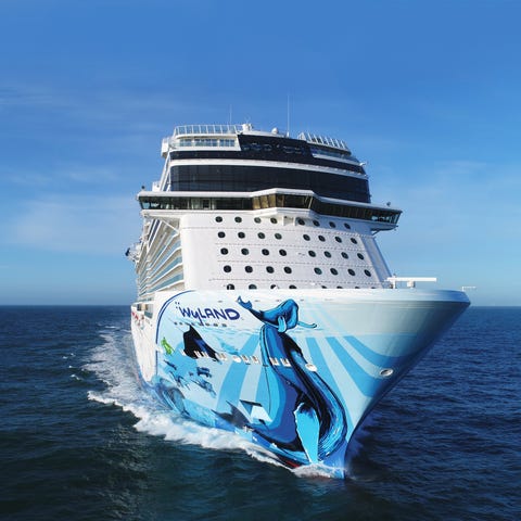 Norwegian Cruise Line's 4,004-passenger Norwegian...