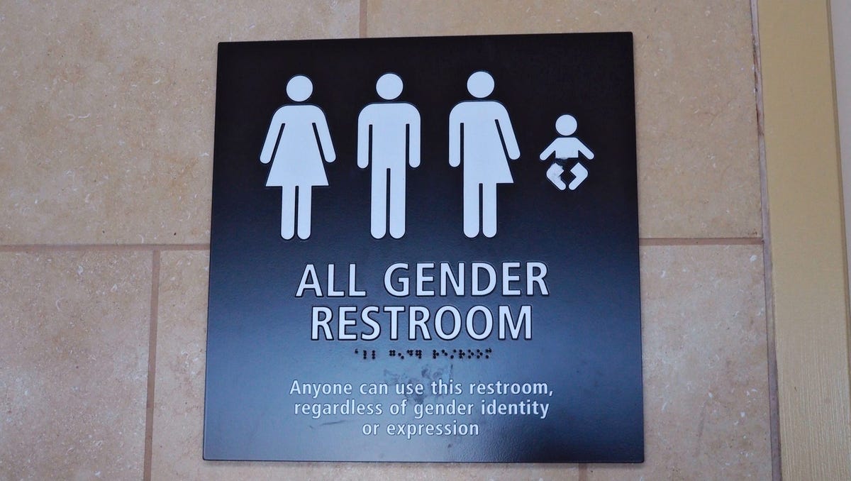 Judge In Texas Blocks Obama Transgender Bathroom Rules