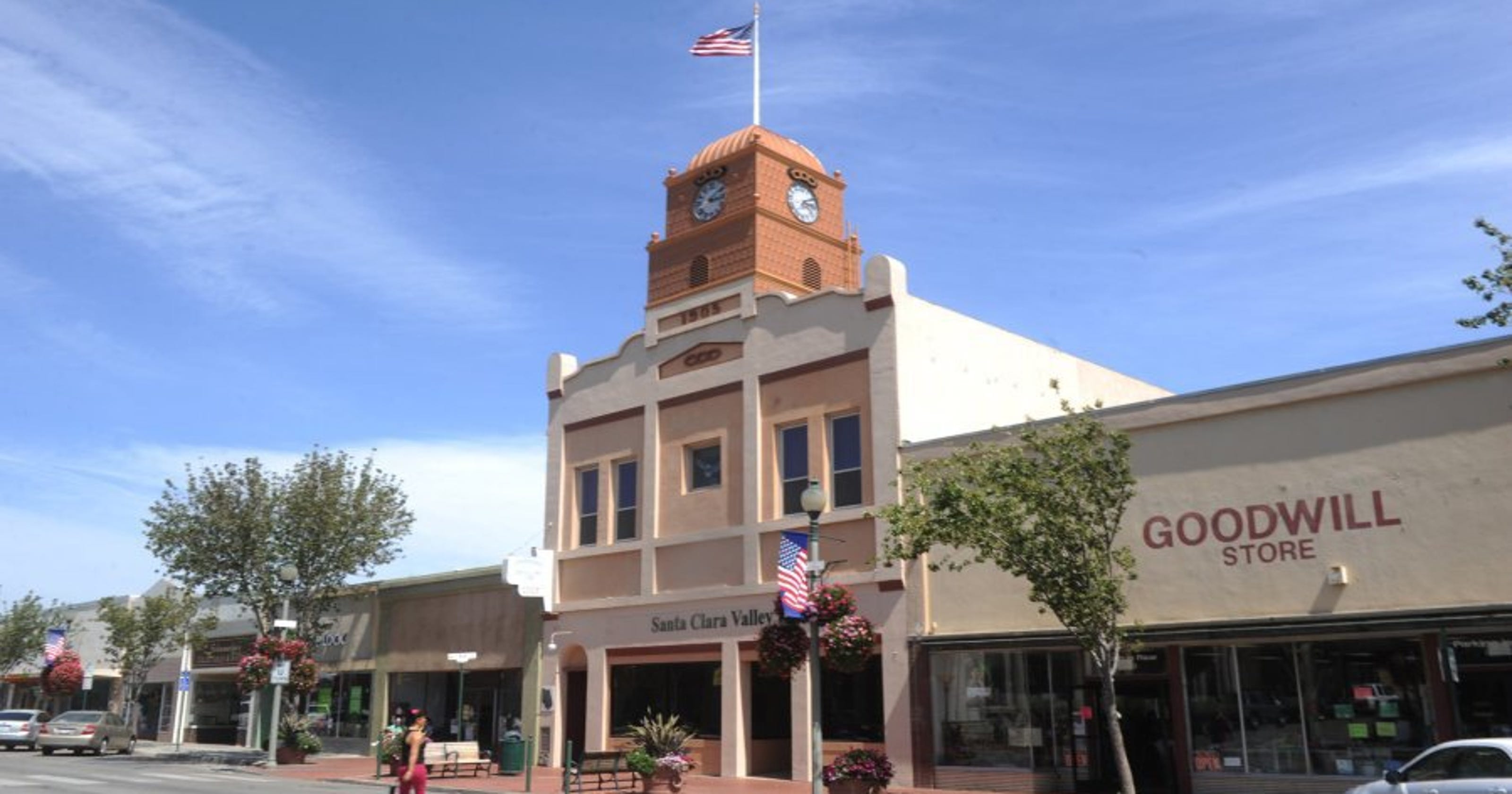 Santa Paula newspaper sold to longtime journalist