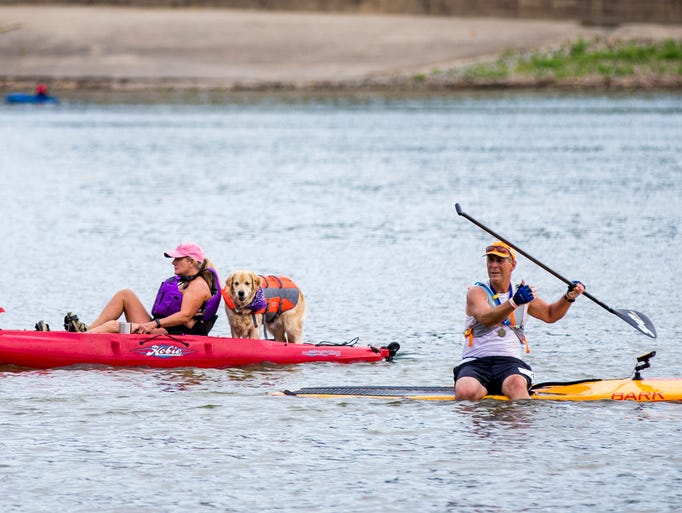 Thousands participate in country's largest Paddlefest