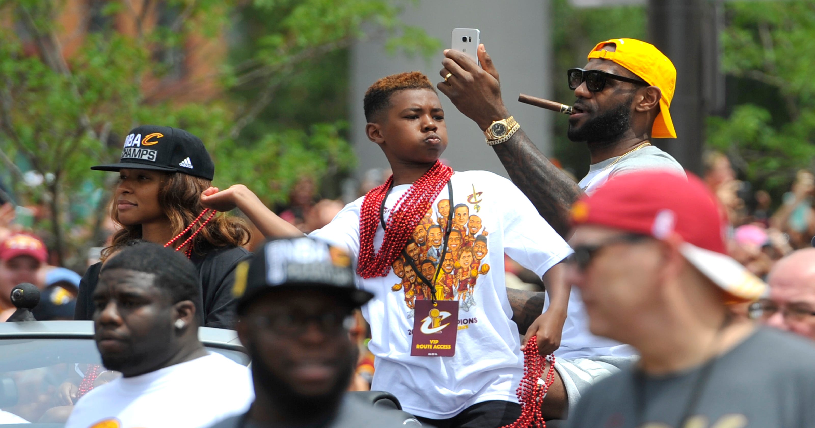 Kentucky among favorites to land LeBron James Jr.