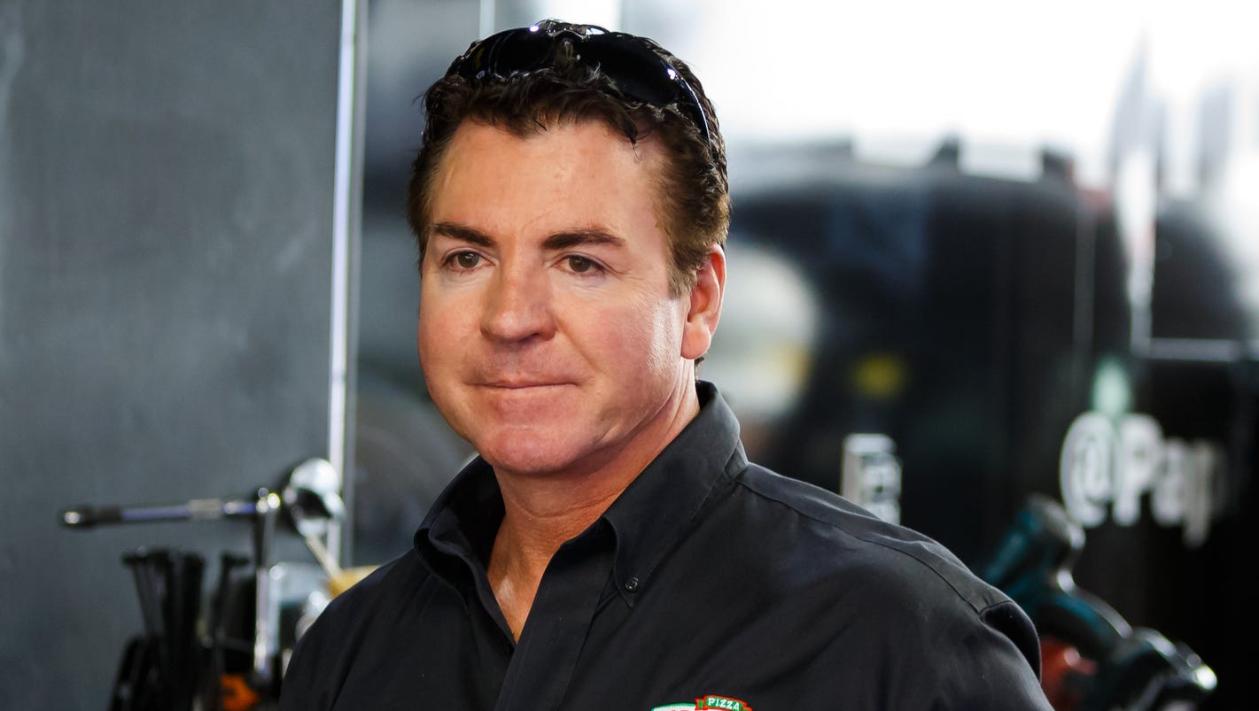 Papa John's CEO John Schnatter steps down