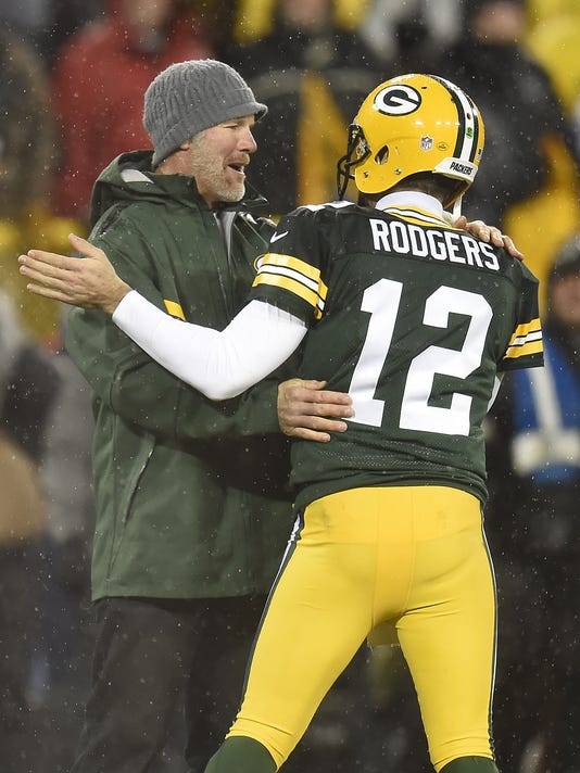 Packers get photo of Bart Starr, Brett Favre, Aaron Rodgers