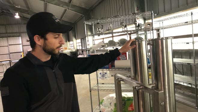 Tyler Tracy, head of the oil extraction team at Grupo Flor, discusses the technology involved in the cannabis oil extraction process