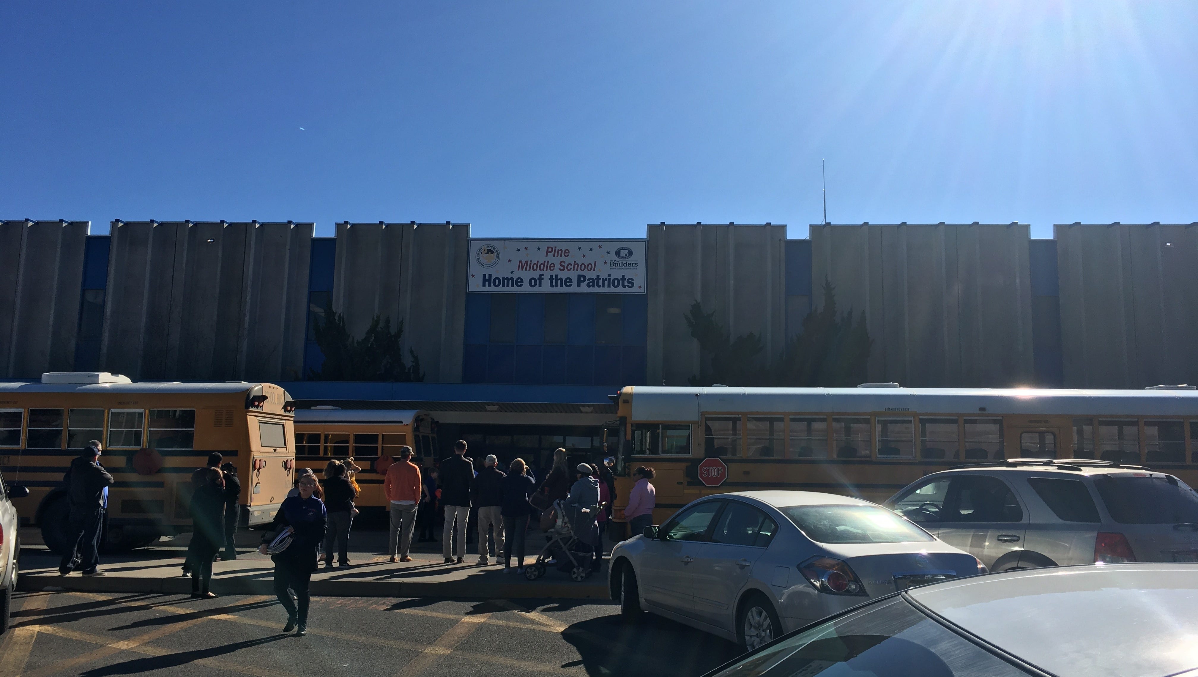 Code red lockdown at Pine Middle School lifted; student with knife detained
