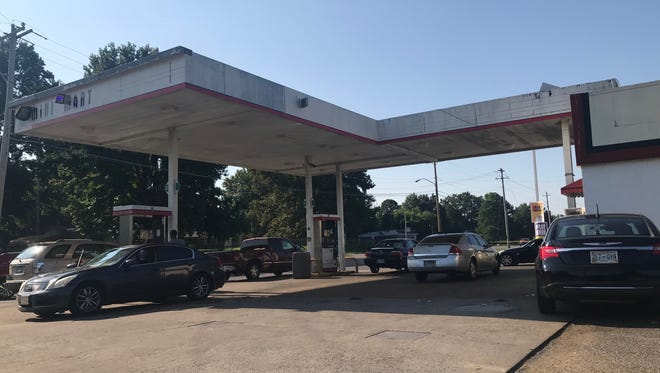 An unidentified woman was shot early Friday morning at Mini Mart gas station in Whitehaven. The suspect fled the scene immediately after the shooting.