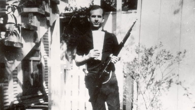 Verdict is in on whether Lee Harvey Oswald photo is a fake, thanks to 3D  tech