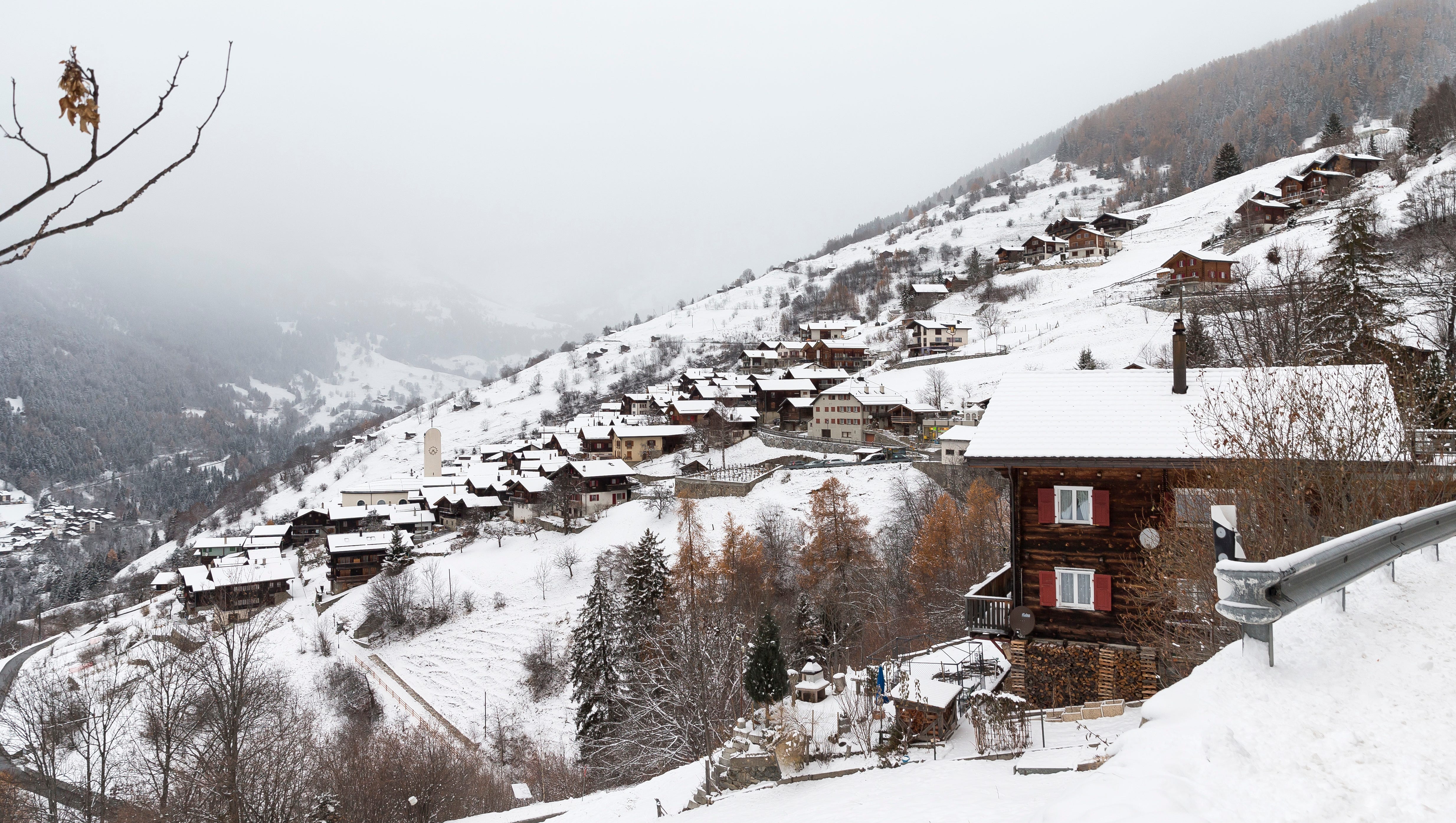 Albinen Switzerland Village Willing To Pay 25 000 Per Person