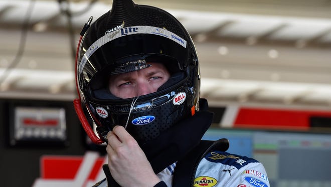 Nov 13, 2015: NASCAR Sprint Cup Series driver Brad Keselowski during practice for the Quicken Loans Race For Heroes 500 at Phoenix International Raceway.