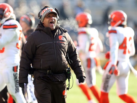 Cleveland Browns head coach Hue Jackson reacts on the