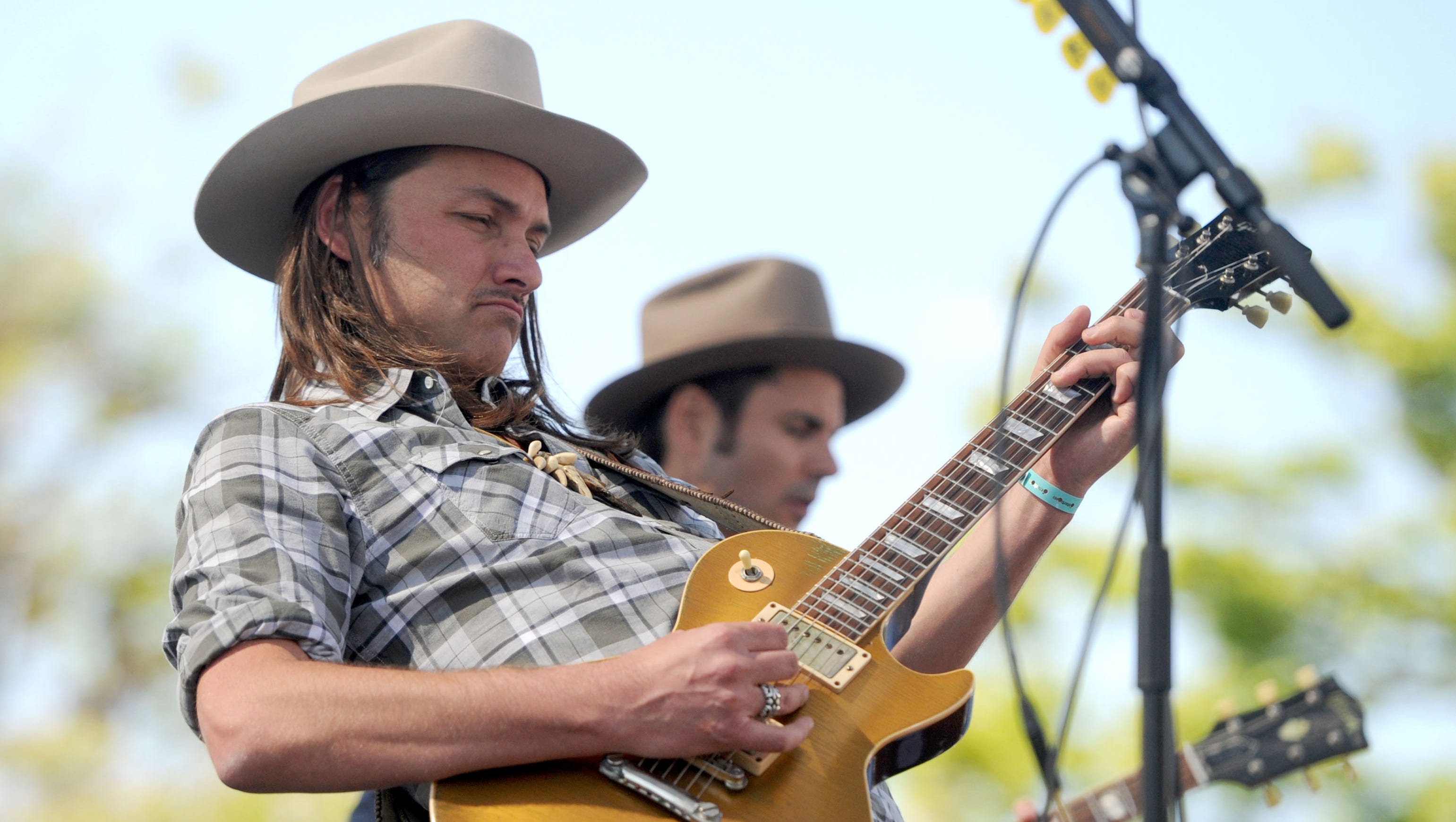 Cajun, blues fest brings crowds and twang to Simi Valley