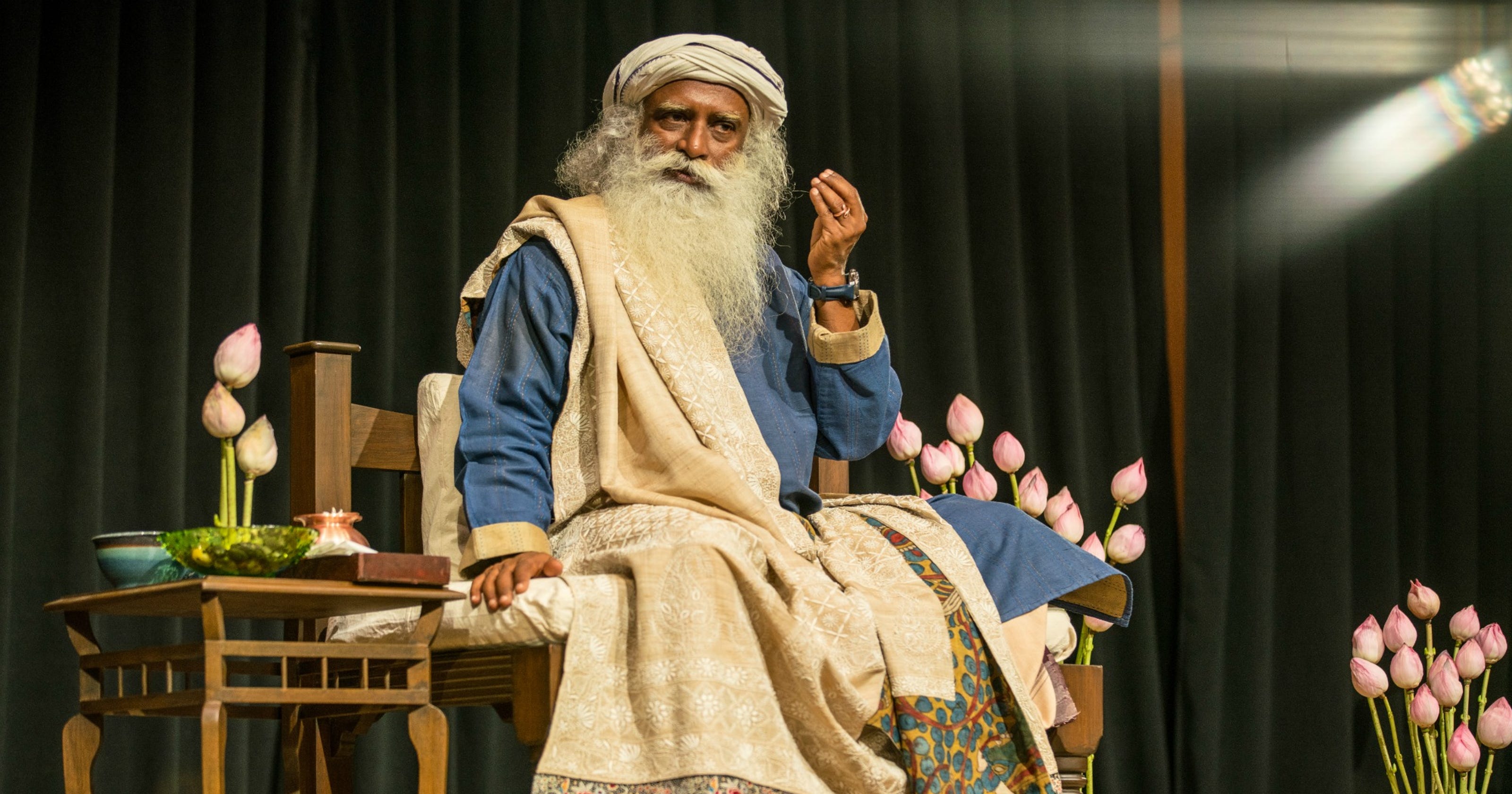 Resultado de imagem para sadhguru