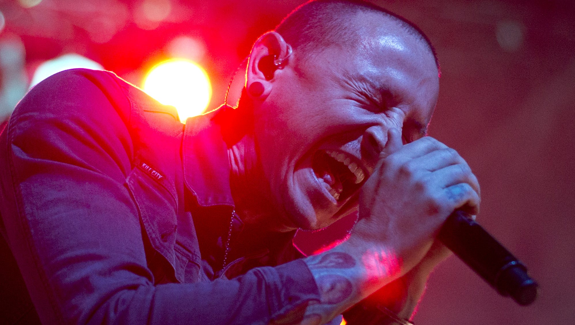 Linkin Park S Chester Bennington A Phoenix Native Dies Of Apparent Suicide