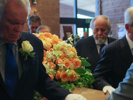 Barbara Sinatra S Funeral Service Brought Celebrity Friends Together One Last Time