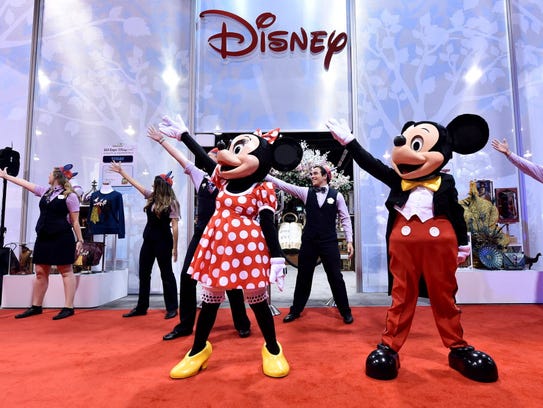 Here's the real deal: Minnie and Mickey open the Disney