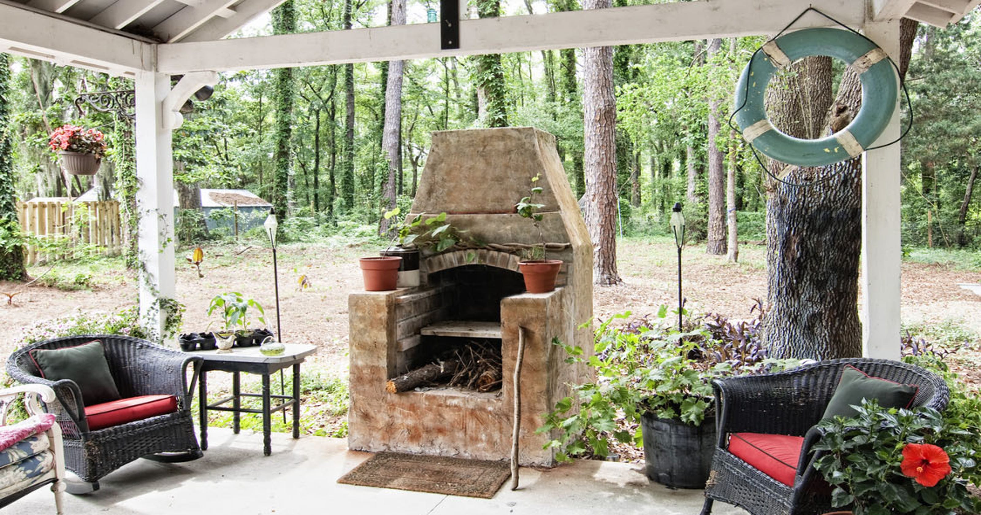 Pizza ovens make for a perfect patio