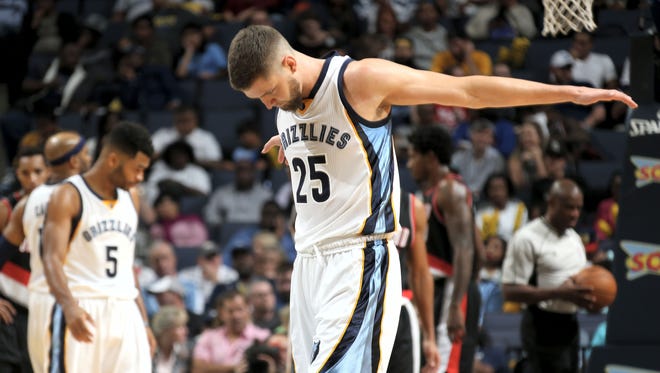 Memphis Grizzlies Chandler Parsons went 0-8 shooting in his Grizzlies debut against the Portland Trail Blazers.
