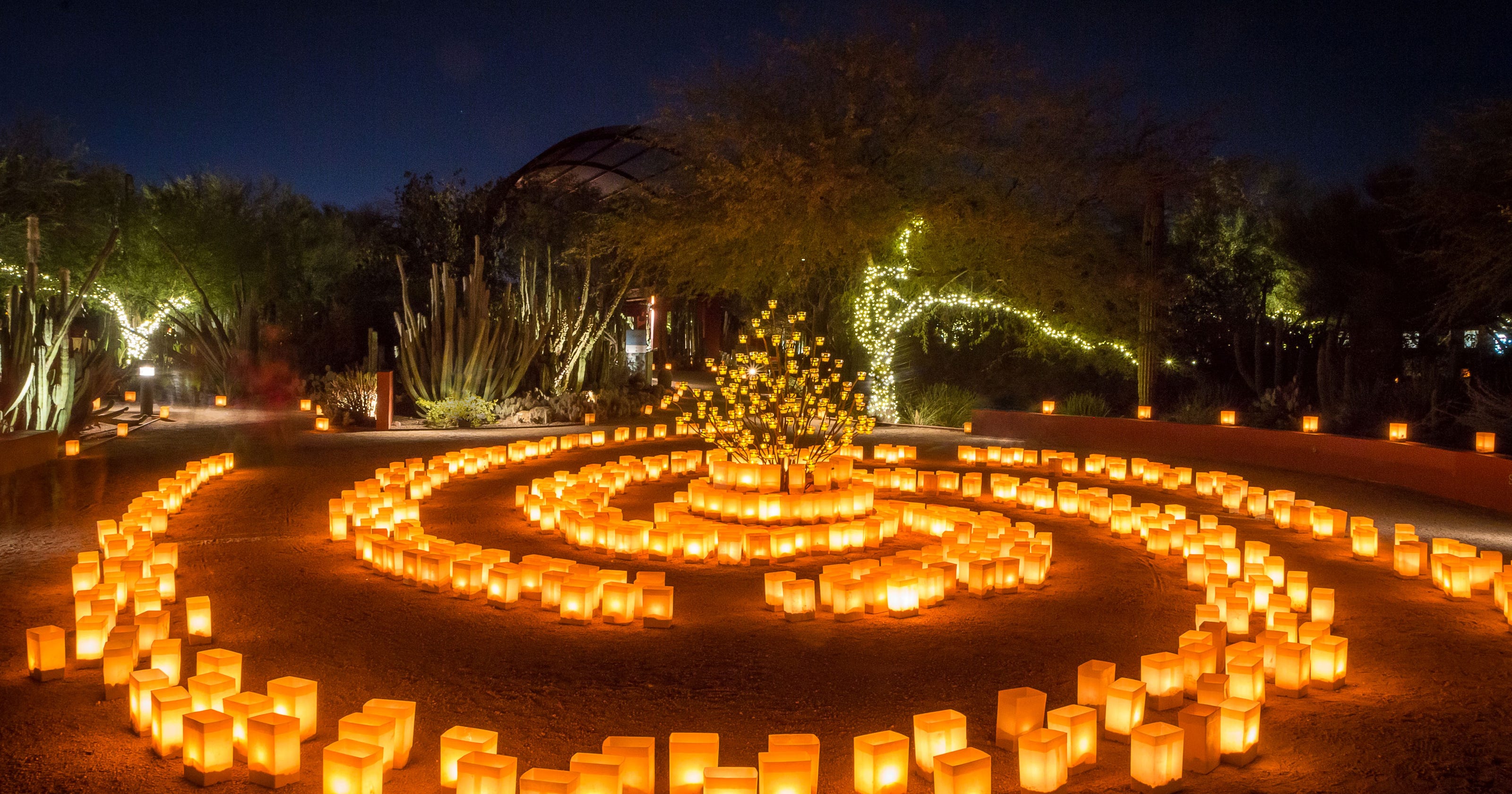 Phoenix Zoolights and Los Noches de las Luminarias return for 2016