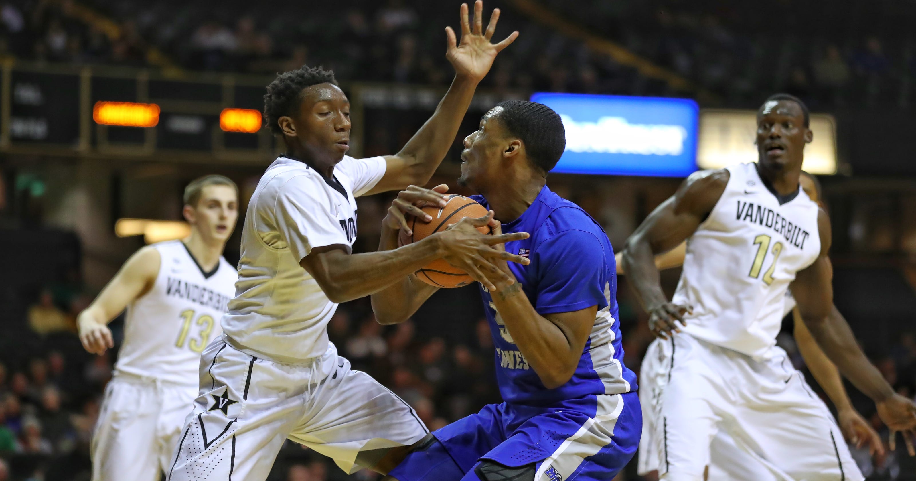 Mtsu Men S Basketball Hangs On For 66 63 Win At Vanderbilt