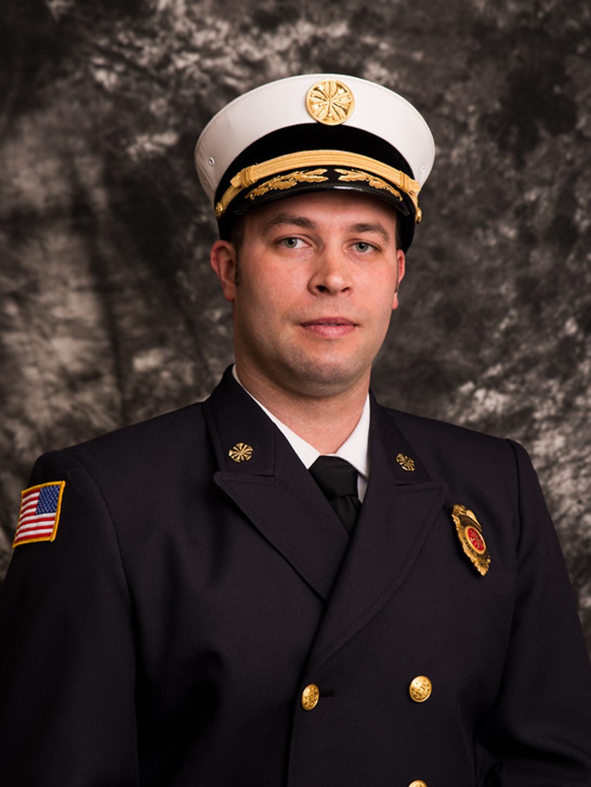 Low pay creates 'revolving door' for firefighters in Lake ...