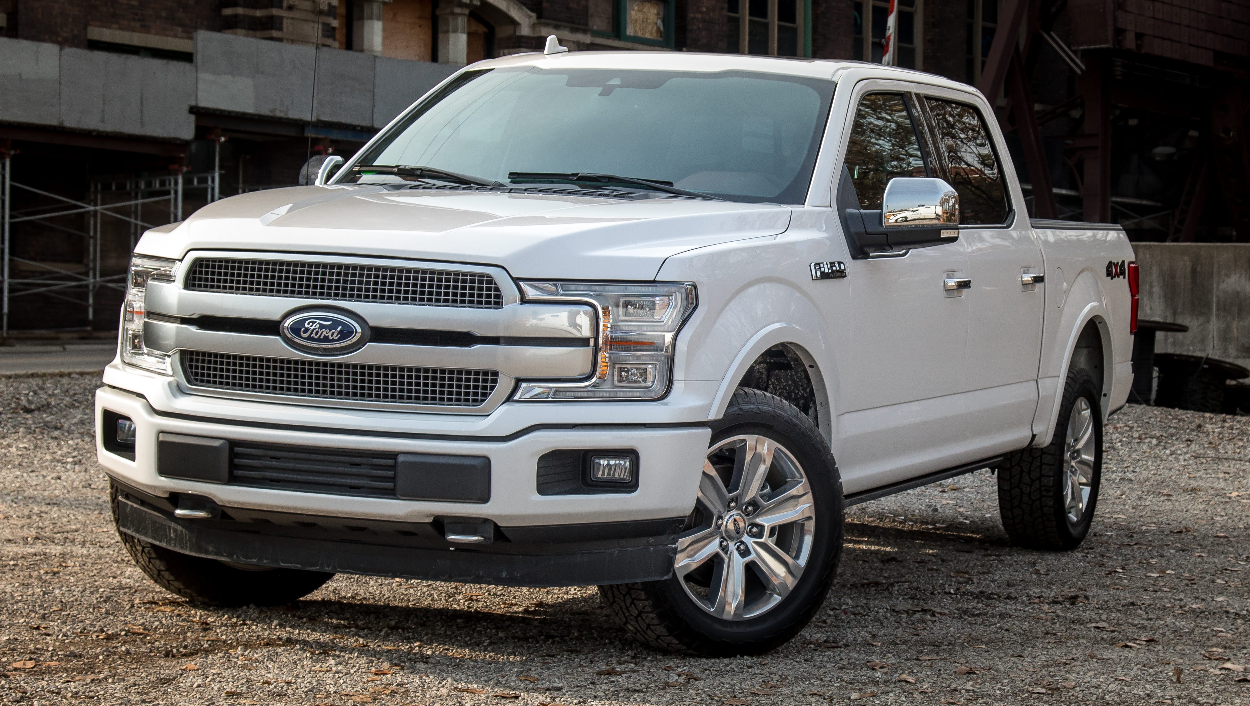 Review Ford S Plush F 150 Platinum Gets A V 8 Update